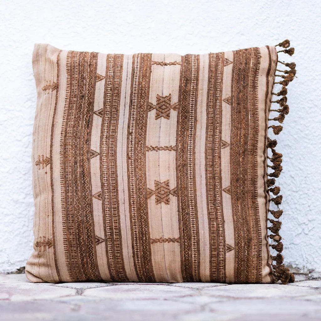 How to Style Cushions & Cushion Covers for a Dubai Living Room