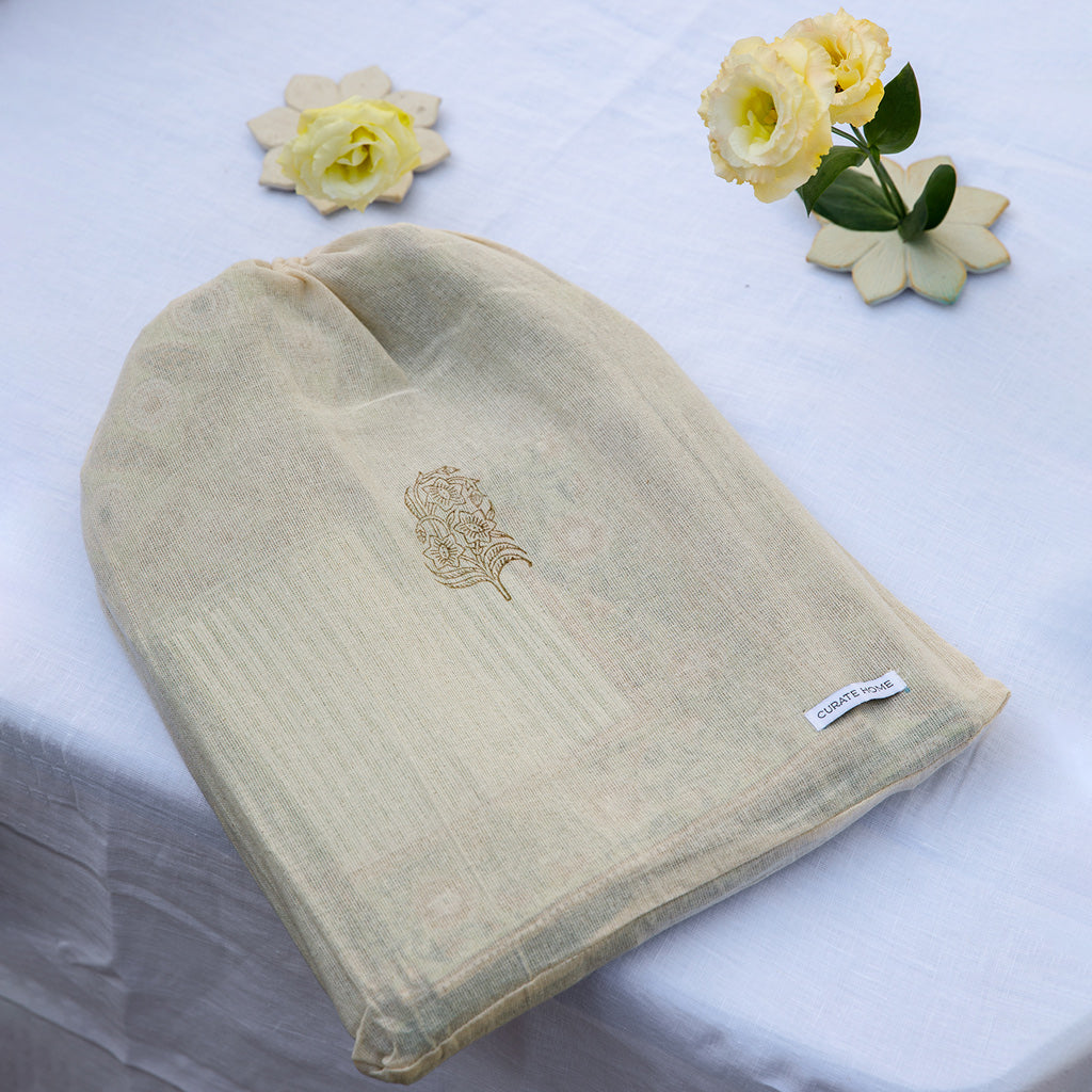 Pia Block Printed Tablecloth & Napkins Set